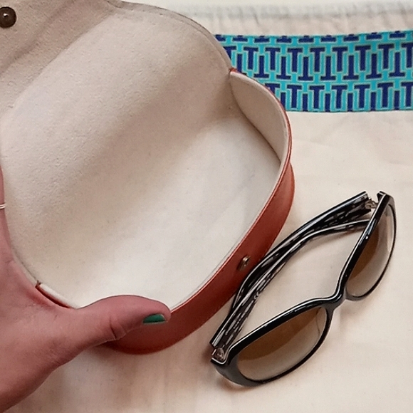 🍊 Tory Burch Black & Rose-Gold Polarized Sunglasses Pre-owned - Picture 14 of 16